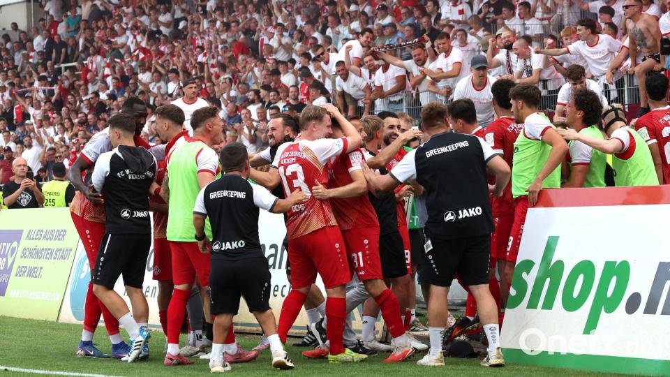 Torjubel in Würzburg beim 2:1 über Leipzig. Bild: Karl-Josef Hildenbrand/dpa