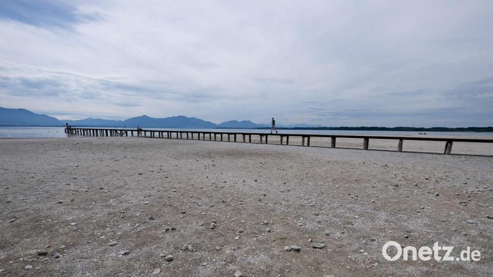 Nicht nur am Chiemsee herrscht derzeit Niedrigwasser. Bild: Sven Hoppe/dpa