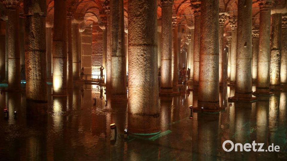 Medienberichten zufolge wurde die Zisterne mitten im laufenden Betrieb geräumt - Touristen standen vor der Tür. (Archivbild) Bild: Emrah Gurel/AP/dpa