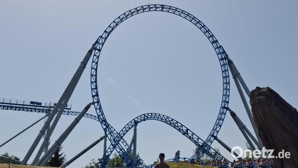 Im Europapark sorgen viele spektakuläre Achterbahnen für Adrenalin bei den Besuchern. So auch die Looping-Bahn "Blue Fire". Bild: Eva Kreuzer