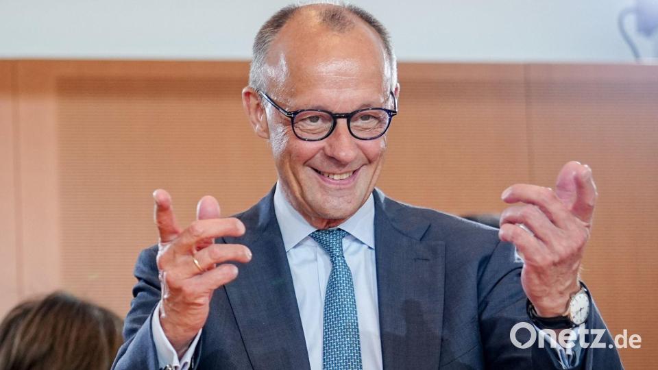 Bundeskanzler Merz gestikuliert im Kabinett Bild: Kay Nietfeld/dpa