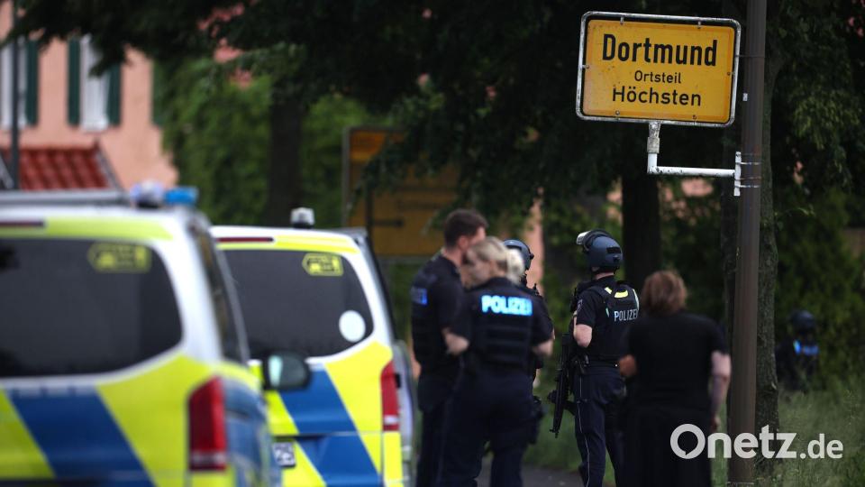 Ort des Einsatzes ist der Dortmunder Stadtteil Höchsten. Bild: Christoph Reichwein/dpa