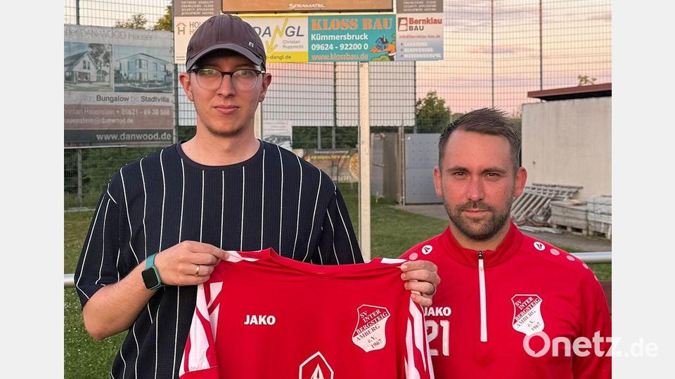 Alex Schmid (links) wechselt zur kommenden Saison zum SV Inter Bergsteig Amberg. Bild: SV Inter Bergsteig Amberg