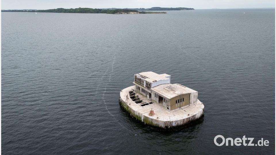 Die künstliche Insel steht im Greifswalder Bodden, südöstlich der Insel Rügen. Bild: Philip Dulian/dpa
