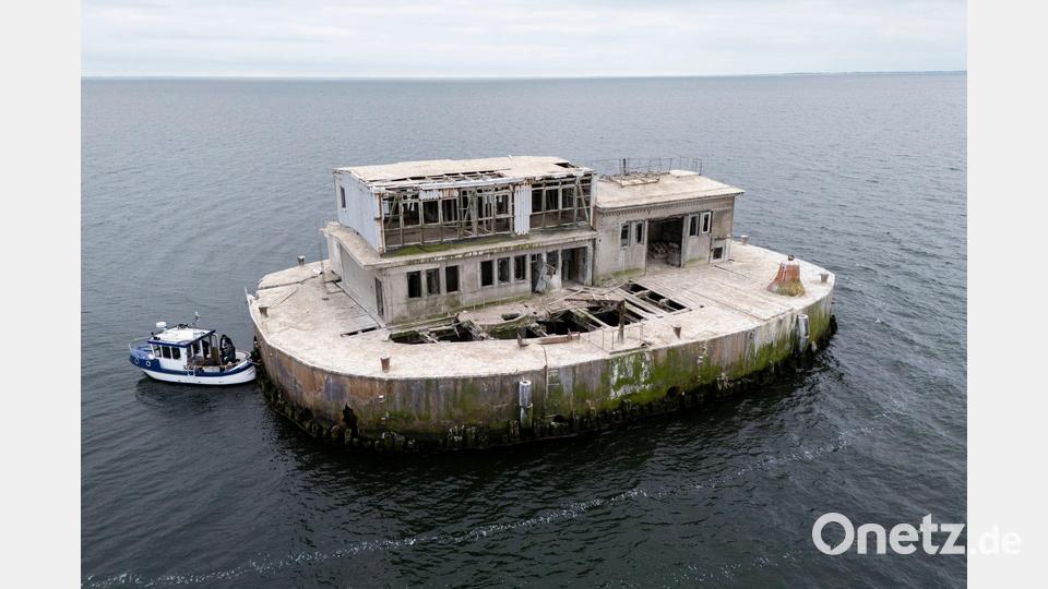 Den Zustand des Gebäudes beschreibt das Auktionshaus als „marode“. Bild: Philip Dulian/dpa