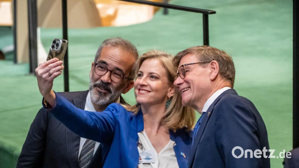 Wahlkampf gegen Freunde: Außenminister Wadephul mit seiner Amtskollegein aus Österreich, Beate Meinl-Reisinger, und seinem portugiesischen Amtskollegen Paulo Rangel. Bild: Michael Kappeler/dpa