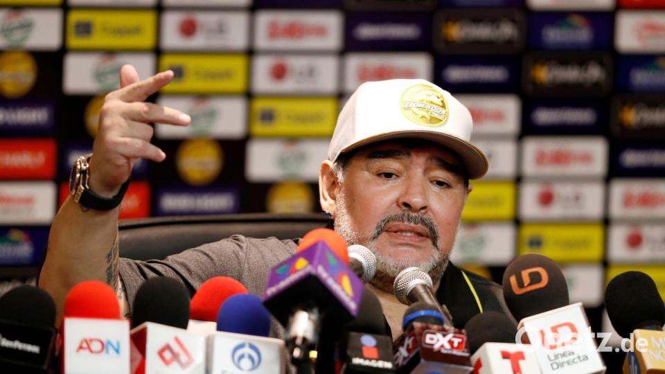 Der legendäre Diego Armando Maradona als Trainer in Sinaloa. Bild: Eduardo Verdugo/AP/dpa