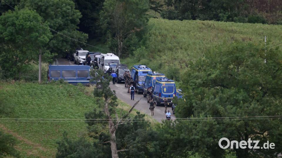 Mit einem Großaufgebot hatten die Polizei sowie Freiwillige nach dem vermissten Kind gesucht. Bild: Ed Jones/AFP/dpa