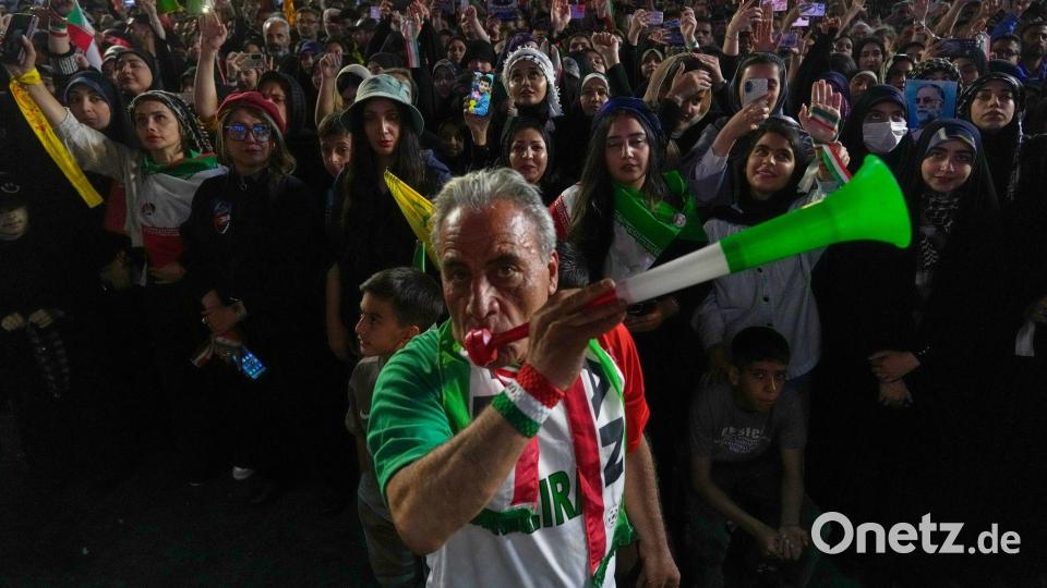 Wird Irans Führung die WM für sich nutzen wollen? (Archivbild) Bild: Vahid Salemi/AP/dpa