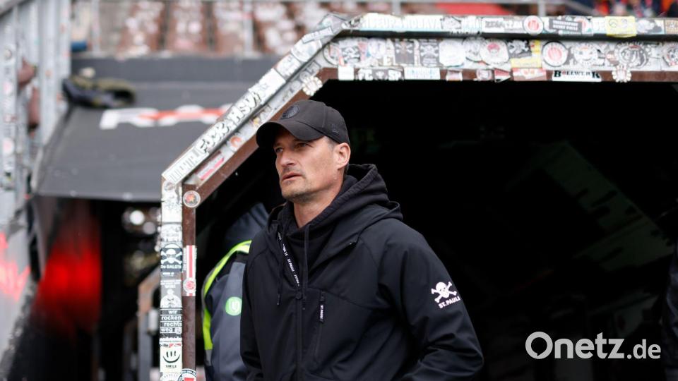 Selbst gewählter Abgang: Alexander Blessin ist nicht mehr Trainer des FC St. Pauli. (Archivbild) Bild: Philipp Szyza/dpa