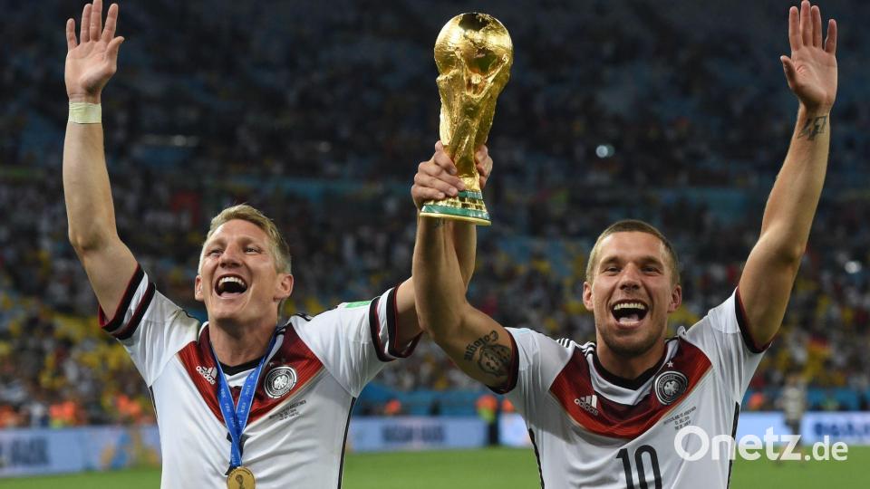 Schweini und Poldi waren lange Zeit das Traum-Duo der Nationalmannschaft. (Archivbild) Bild: Andreas Gebert/dpa