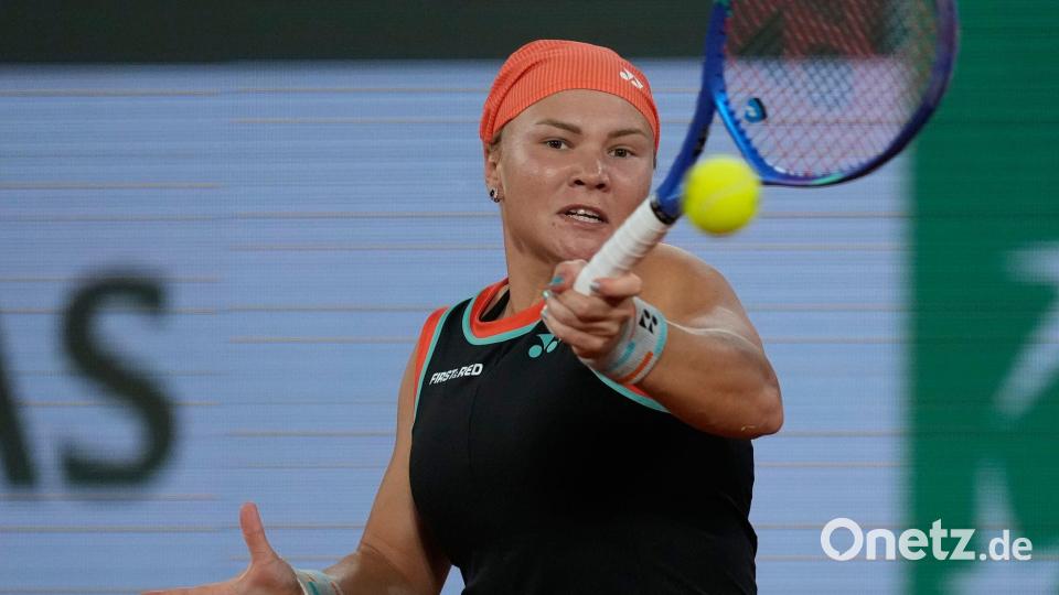Voller Fokus auf den Ball: Diana Schnaider. Bild: Christophe Ena/AP/dpa