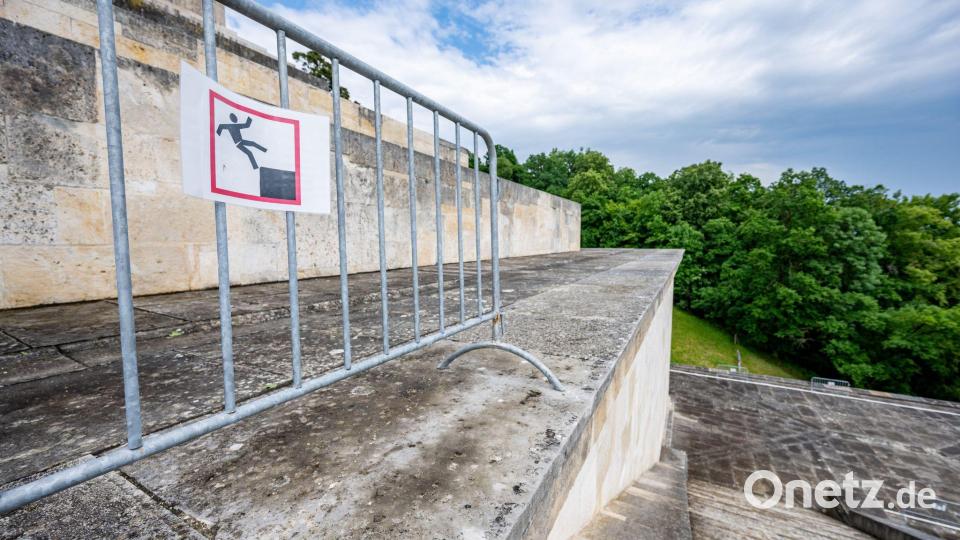 An manchen Stellen geht es mehr als acht Meter in die Tiefe. Bild: Armin Weigel/dpa
