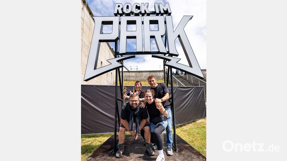 Viele der Parkrocker waren bereits am Vortag angereist - und hatten teilweise schon bis spät in die Nacht gefeiert. Bild: Daniel Karmann/dpa