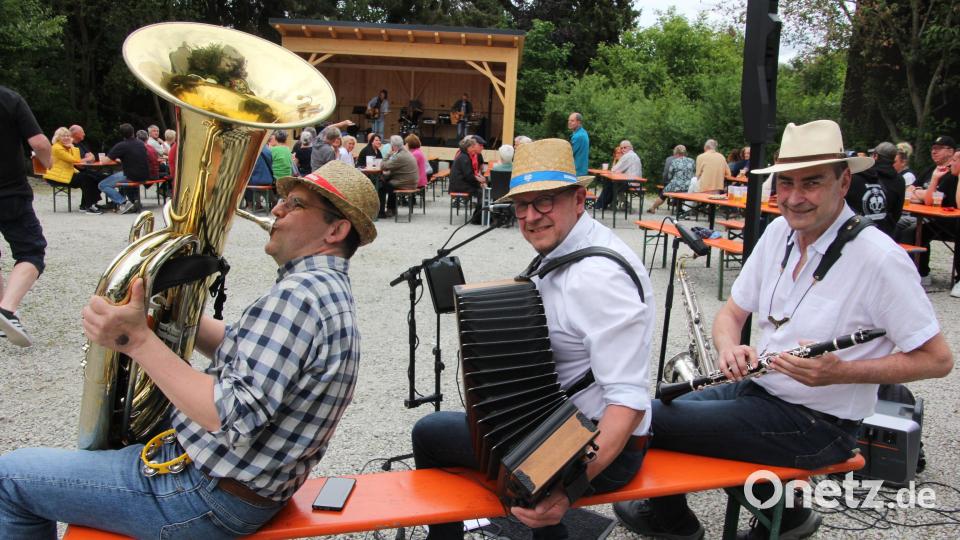 Das "Trio Inkognito" mit Gerald Bühring, Reiner Artmann und Thomas Kießling (von links) ist immer für einen Spaß zu haben. Bild: Konrad Rosner