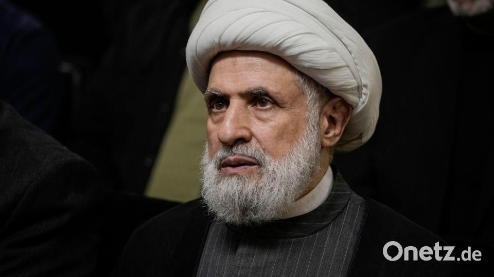 Hisbollah-Chef Naim Kassim lehnt die Entwaffnung seiner Miliz ab. (Archivbild) Bild: Bilal Hussein/AP/dpa
