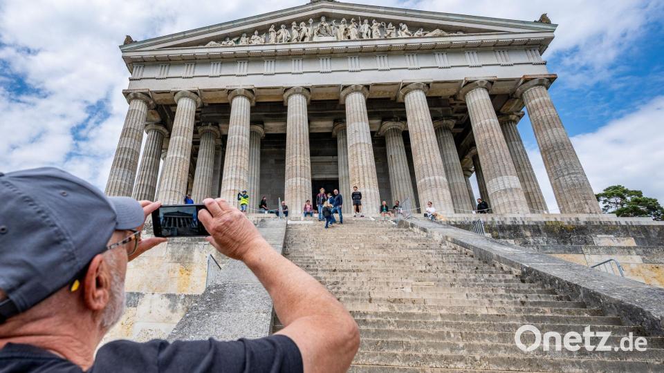 Die Walhalla ist ein beliebtes Ausflugsziel. Bild: Armin Weigel/dpa
