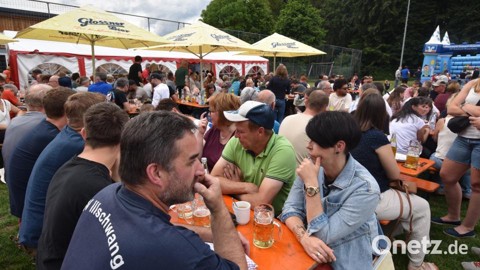 Großen Zuspruch fand der Kirwaauftakt in Illschwang. Bild: Norbert Weis