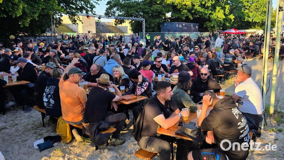 Pause im Biergarten gehört auf Zum Festival. Bild: Richard Kirschner