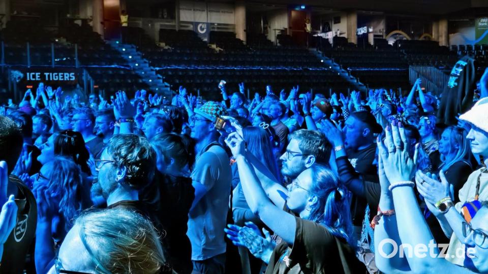 Gitarrenriffs, Moshpits und Crowdsurfer sorgen für Gänsehautmomente Bild: Richard Kirschner