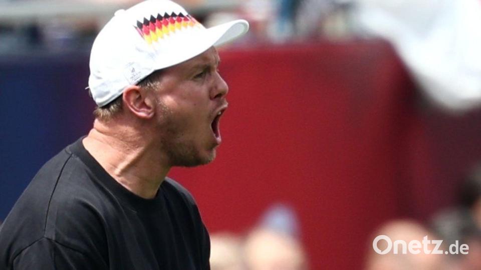 Bundestrainer Nagelsmann gibt lautstarke Anweisungen bei der WM-Generalprobe gegen die USA. Bild: Christian Charisius/dpa