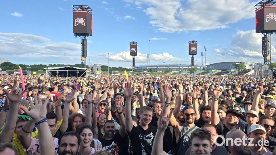 Rund 80.000 Fans feiern in Nürnberg. Bild: Richard Kirschner