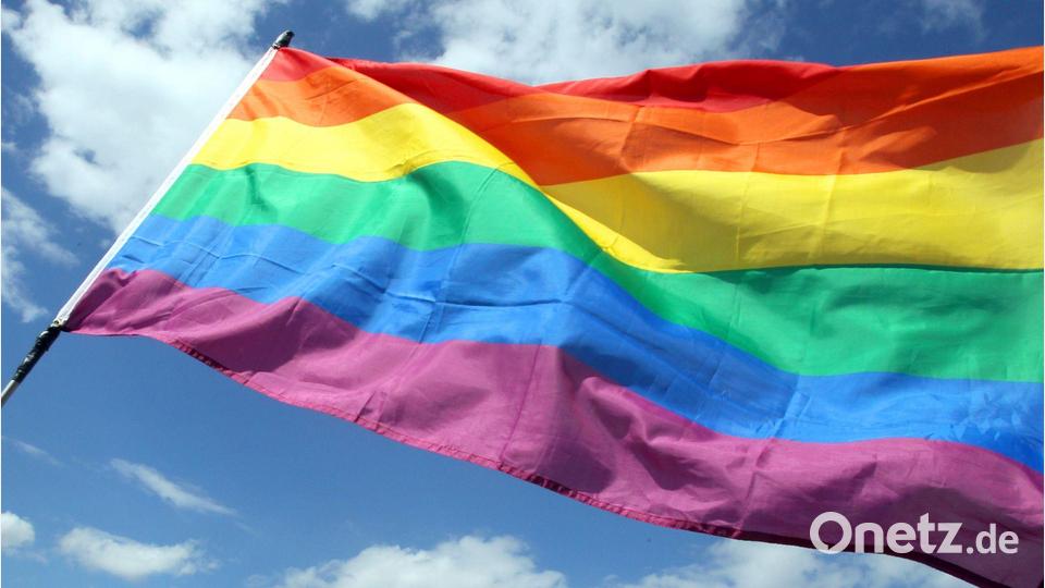 Mit dem „CSD-Wetter“ will der Wetterdienst nicht nur informieren, sondern auch ein Zeichen für Vielfalt und Toleranz setzen. (Archivbild) Bild: Wolfgang Kumm/dpa