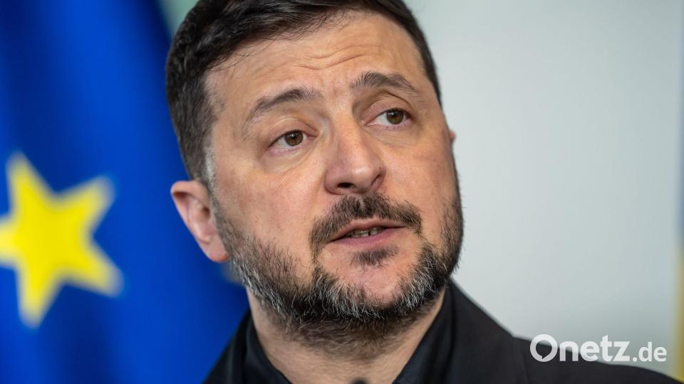 Der ukrainische Präsident Wolodymyr Selenskyj wirft Russland einen absichtlichen Angriff auf nukleare Infrastruktur in der Sperrzone um das havarierte Atomkraftwerk Tschernobyl vor. (Archivbild) Bild: Michael Kappeler/dpa