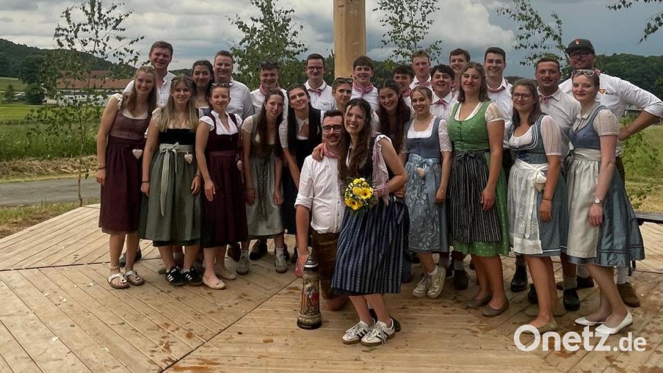 Die Großenfalzer Kirwaleit blicken auf eine gelungene Kirwa zurück. Bild: Paula Siegert