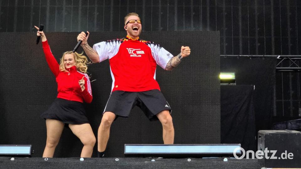 Finch sorgte mit seinem Mix aus Rap, Hip-Hop und Partyschlager für ausgelassene Stimmung. Bild: Richard Kirschner