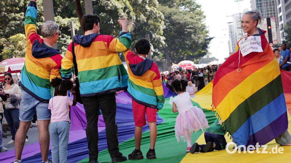 Pride-Parade in Sao Paulo Bild: Ettore Chiereguini/AP/dpa