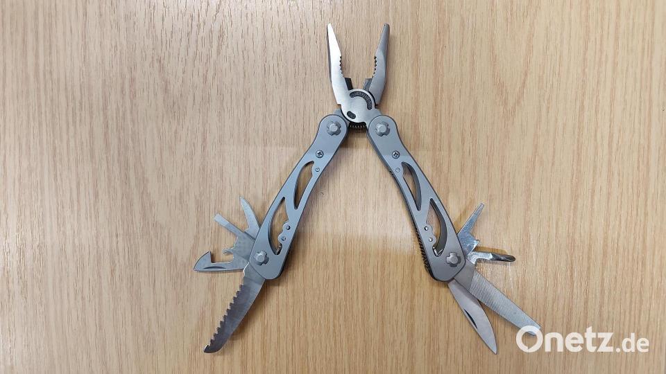 Beamten fanden im Rucksack des mutmaßlichen Ladendiebes in Regensburg dieses Multitool. Symbolbild: Bundespolizei