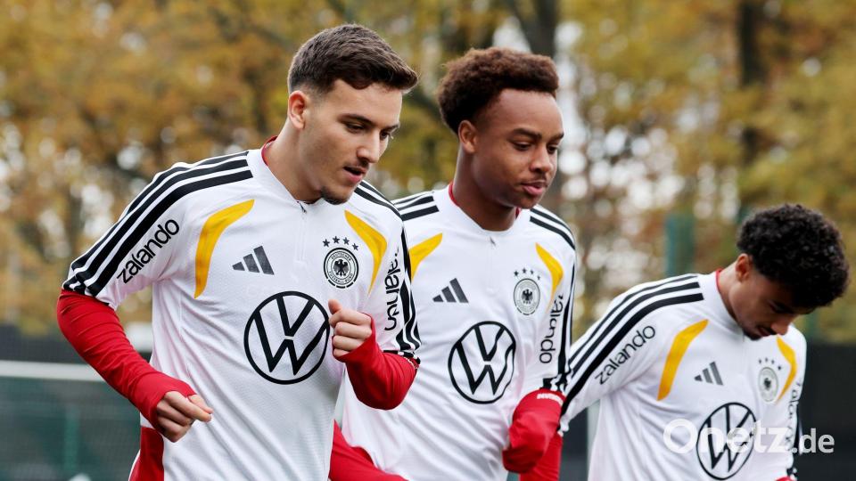 Im vergangenen November trainierten sie gemeinsam bei der DFB-Auswahl: Said El Mala (l) und Assan Ouédraogo. (Archivbild) Bild: Christian Charisius/dpa