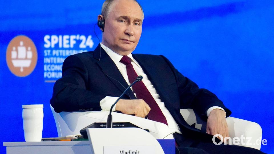 Die Ukraine begehe derzeit „terroristische Verbrechen“, findet Kreml-Chef Wladimir Putin. (Archivbild) Bild: Alexander Zholobov/Pool Sputnik Kremlin/AP/dpa