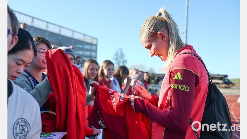 Kehrt in die Startelf der DFB-Auswahl zurück: Abwehrchefin Janina Minge. (Archivbild) Bild: Daniel Löb/dpa