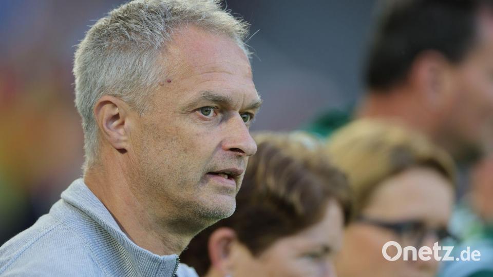 Bundestrainer Christian Wück will gegen Slowenien auf frische Kräfte setzen. Bild: Rolf Vennenbernd/dpa