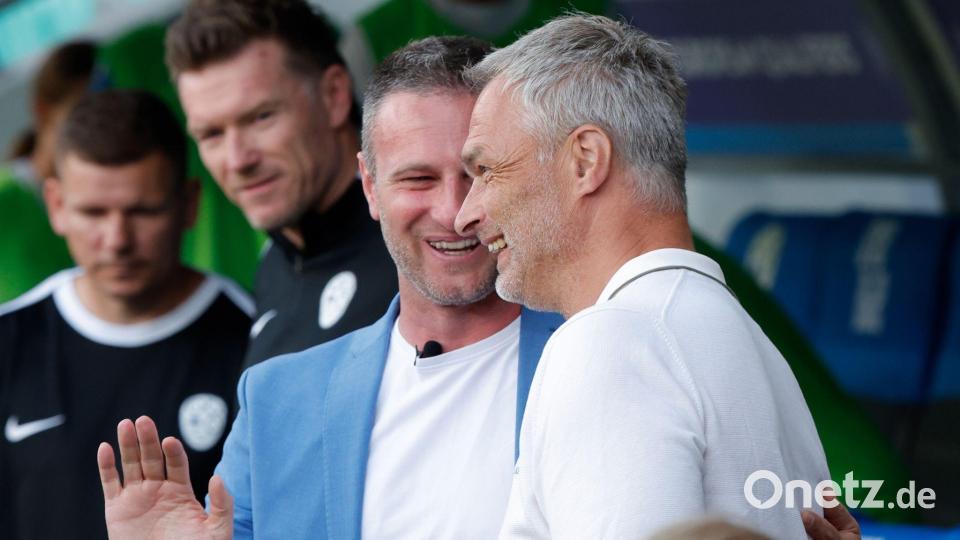 Schöne Bescherung: Bundestrainer Christian Wück (r) erhält zum 53. Geburtstag einen Auswärtssieg. Bild: Ales Fevzer/dpa