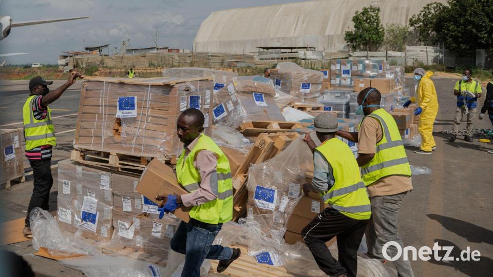 Die EU unterstützt die Bekämpfung von Ebola mit Hilfsgütern (Archivbild) Bild: Moses Sawasawa/AP/dpa