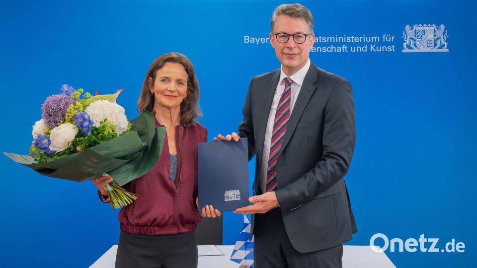 Amélie Niermeyer (l) wird ab Oktober die Bayerische Theaterakademie August Everding in München leiten. (Handout) Bild: Axel König/Staatsministerium für Wissenschaft und Kunst/dpa