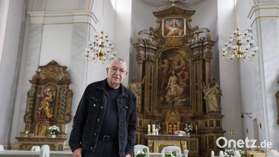 Kiez-Pastor Karl Schultz in der Barockkirche. Bild: Georg Wendt/dpa
