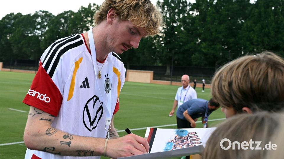 Nick Woltemade ist bei den Fans der DFB-Elf sehr beliebt. Bild: Federico Gambarini/dpa