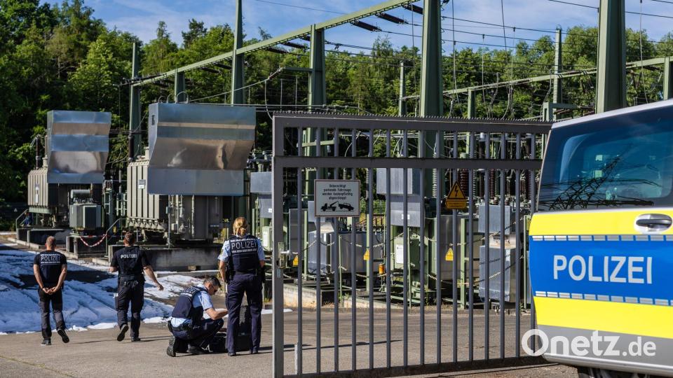 Die Polizei ermittelt nach dem Brand in einem Umspannwerk in Reutlingen. Bild: Christoph Schmidt/dpa