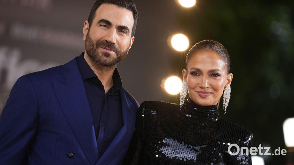 Brett Goldstein und Jennifer Lopez mimen in „Office Romance“ ein verbotenes Liebespaar. (Archivbild) Archivbild: Jordan Pettitt/PA Wire/dpa