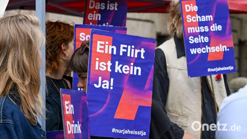 Sexuelle Handlungen sollten nach Vorstellungen von Bundesjustizministerin Hubig nur bei ausdrücklicher Zustimmung als einvernehmlich gelten - nach dem Prinzip „Nur Ja heißt Ja“. Bild: Jens Kalaene/dpa