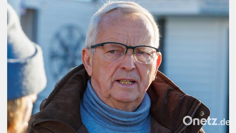 Umweltminister Backhaus stellt Ergebnisse der Senderauswertung vor. Bild: Jens Büttner/dpa