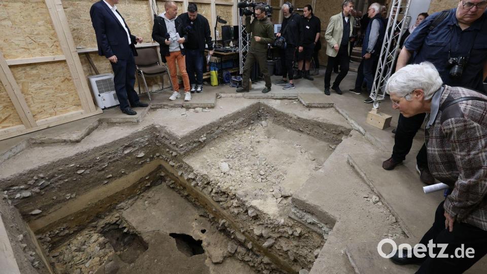 Der Standort des Grabs Ottos des Großen wird von Experten unter die Lupe genommen. Bild: Peter Gercke/dpa