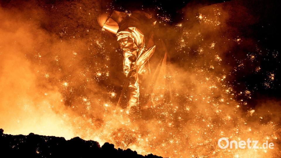 Die Stahlbranche in Deutschland steckt tief in der Krise (Archivbild) Bild: Hauke-Christian Dittrich/dpa