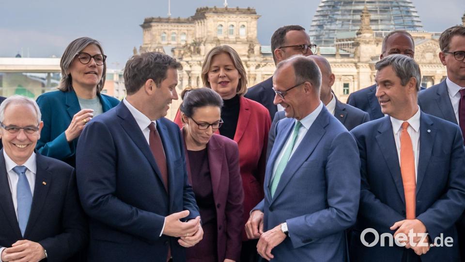 Es habe Einigkeit geherrscht, dass der Wirtschaftsstandort Deutschland vor großen Herausforderungen stehe, hieß es. Bild: Michael Kappeler/dpa