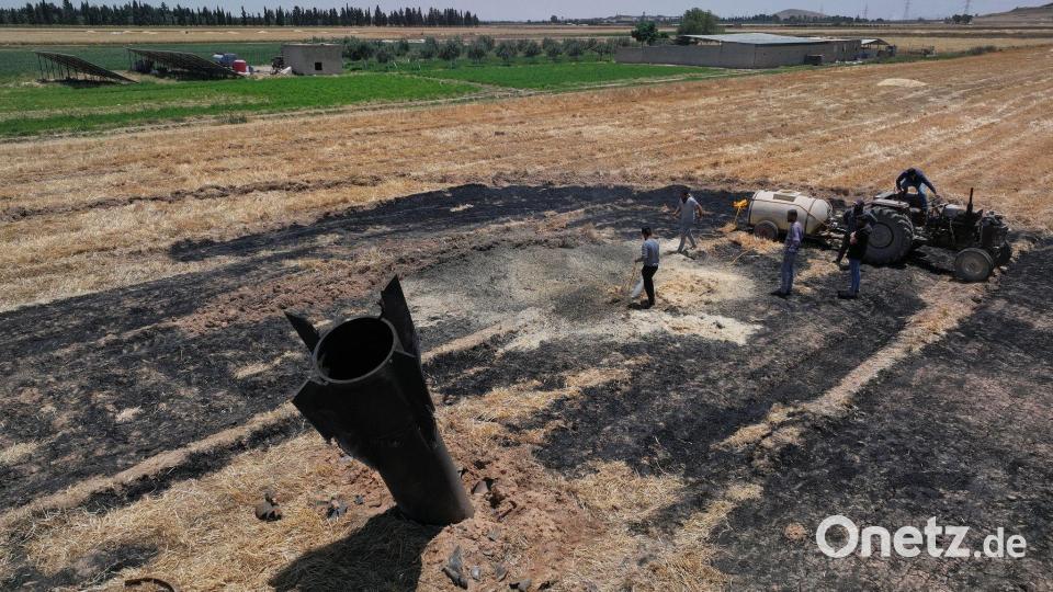 Auch in Syrien sind nach Kämpfen zwischen Iran und Israel zu Beginn der Woche Trümmer niedergegangen. (Symbolbild) Bild: Ghaith Alsayed/AP/dpa
