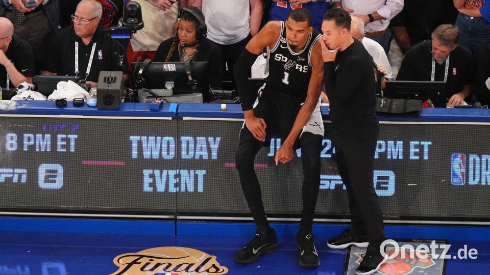 Nun unter Druck: Victor Wembanyama (1) und die Spurs. Bild: Frank Franklin II/AP/dpa